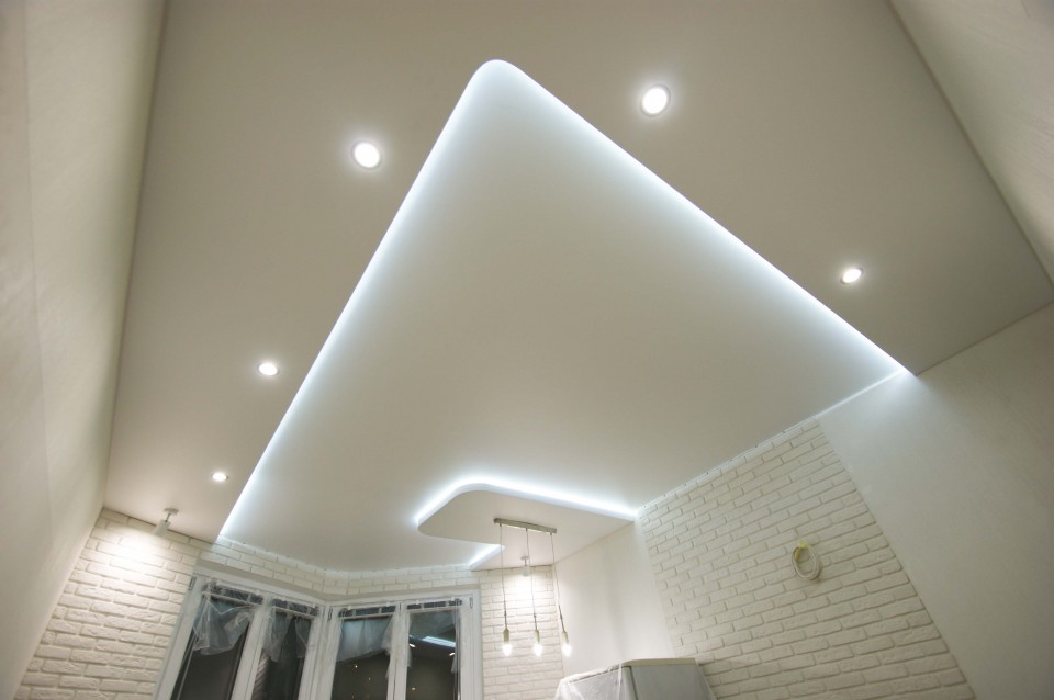 Заказать парящие натяжные потолки в г. Щёлкино